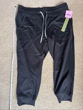 Women GreenTea Black Capris with Drawstring Size Small